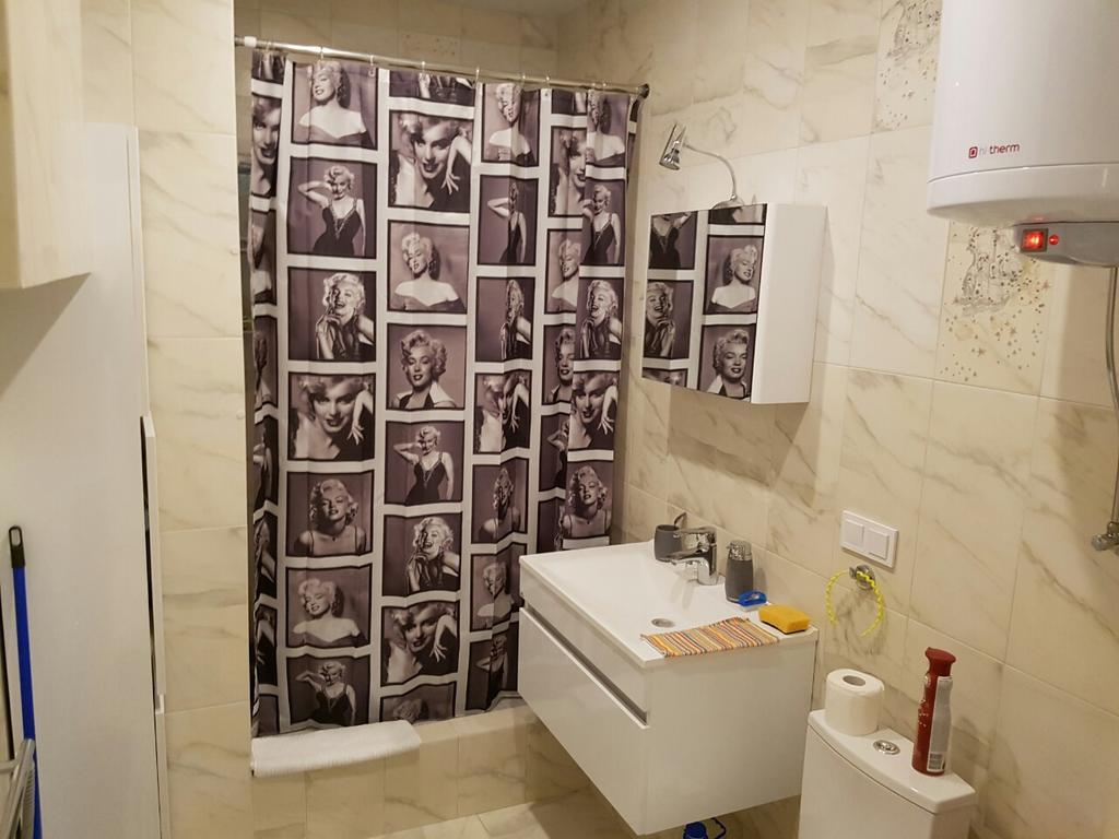 Comfort Apartment On Bogdanivska Street 7B Kiev Eksteriør billede