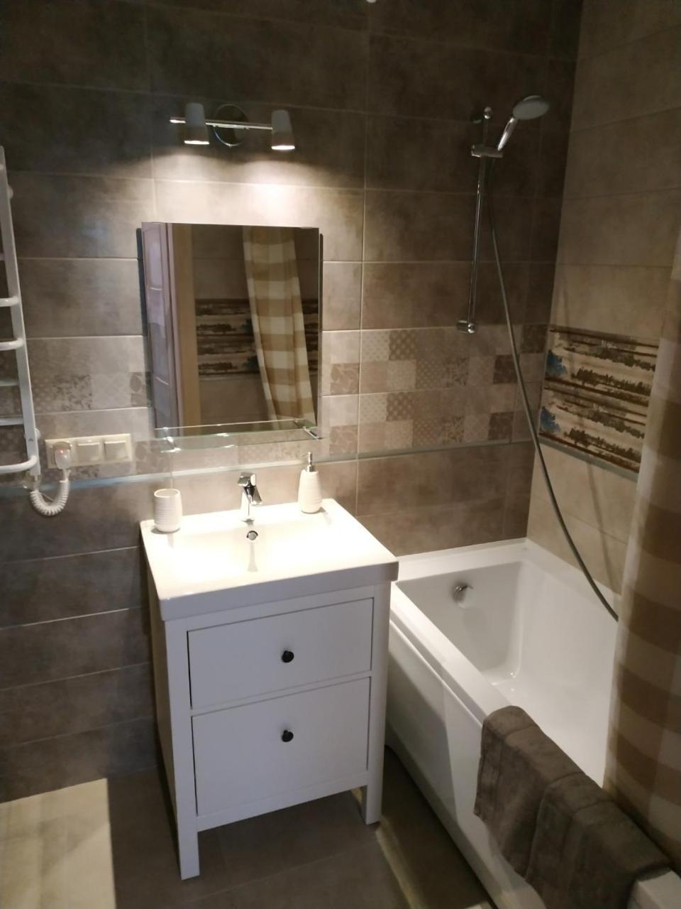 Comfort Apartment On Bogdanivska Street 7B Kiev Eksteriør billede